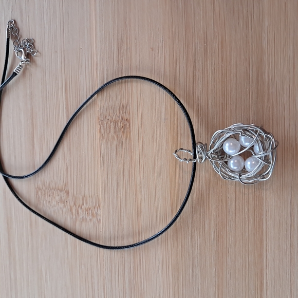 Silver and White Wire-Wrapped Pearl Necklace - Picture 2 of 5